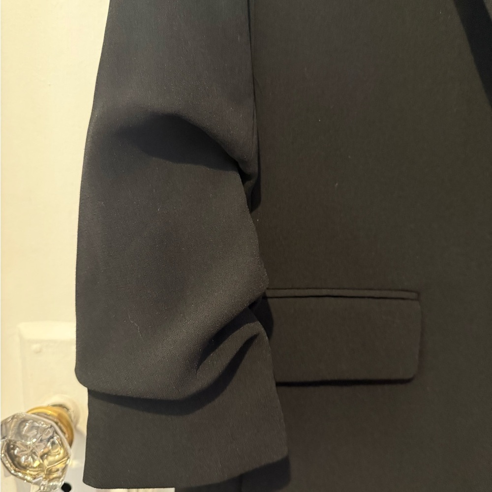 H&M Classic Black Blazer - Picture 3 of 4